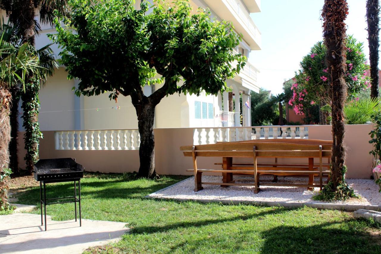 Apartments By The Sea Sukosan, Zadar - 6402 Exterior foto