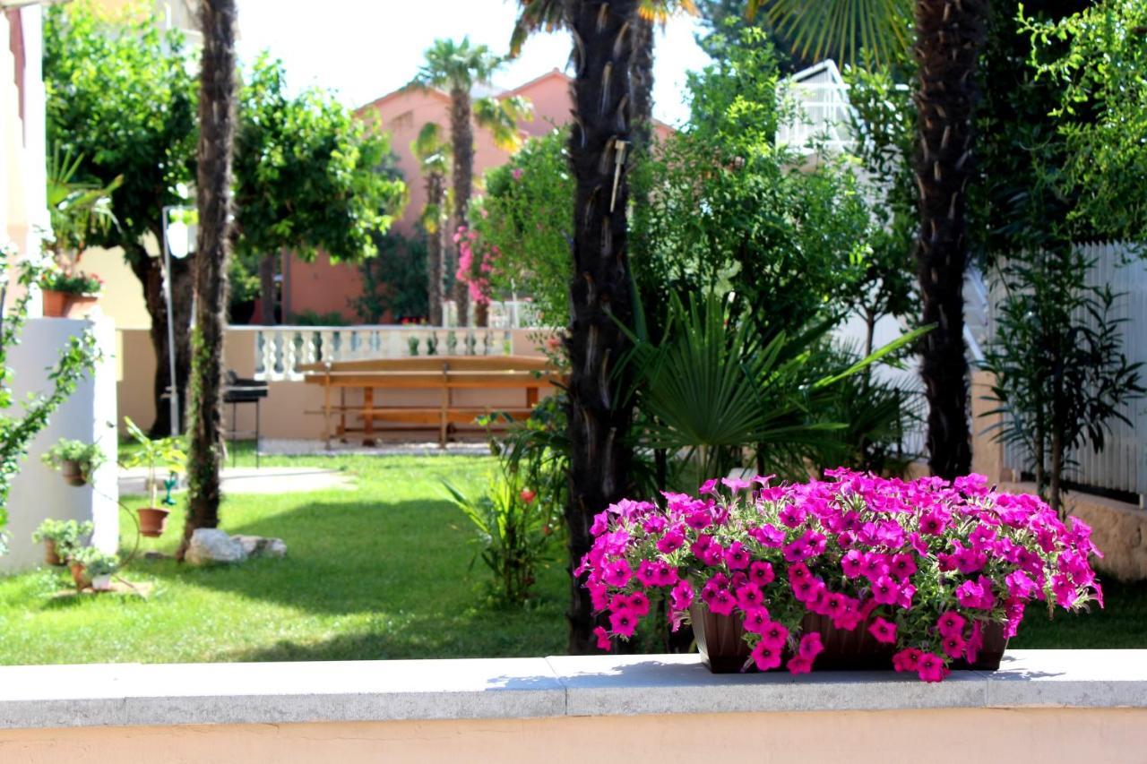 Apartments By The Sea Sukosan, Zadar - 6402 Exterior foto
